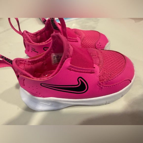Nike Kids Bright Pink Sneakers - Picture 2 of 4